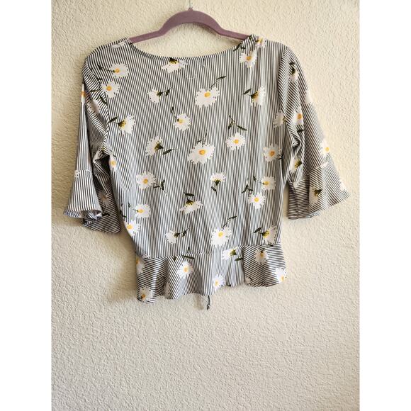Almost Famous Women's Drawstring Floral Crop Top Lg - Picture 3 of 6